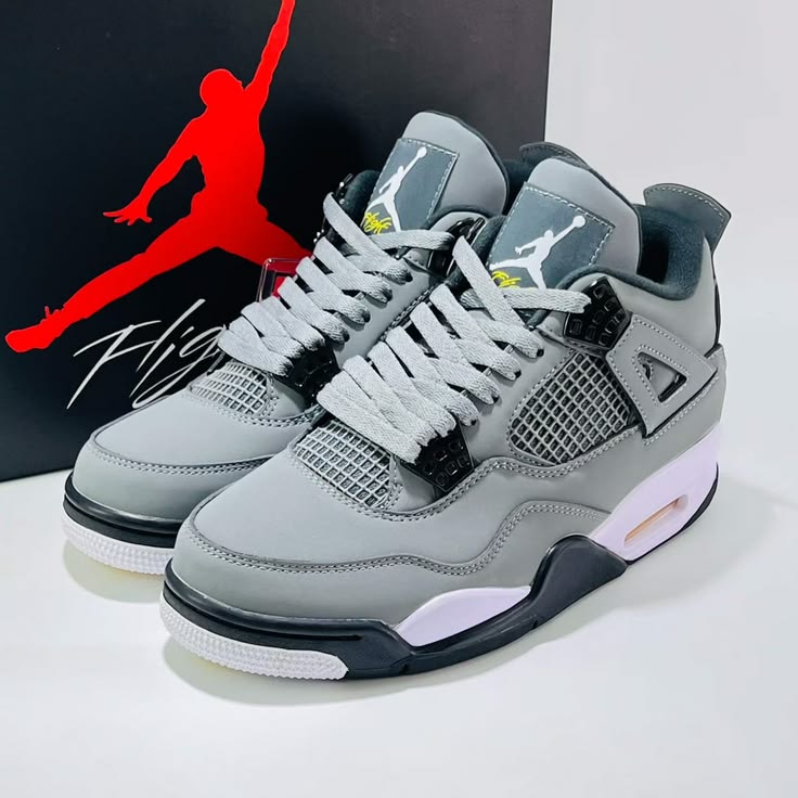 AIR JORDAN Jordan 4 Retro