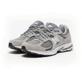 NEW BALANCE U2002R